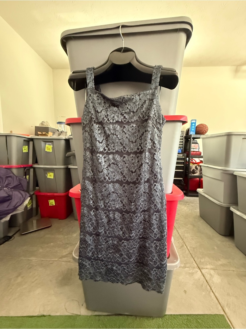 Sleeveless Lace Shift Dress - Charcoal Gray p58